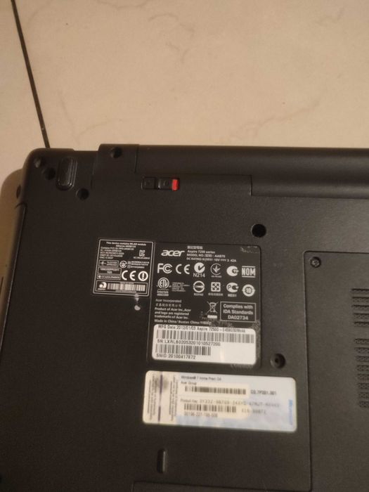 Acer Aspire 7250 17,3 cali defekt