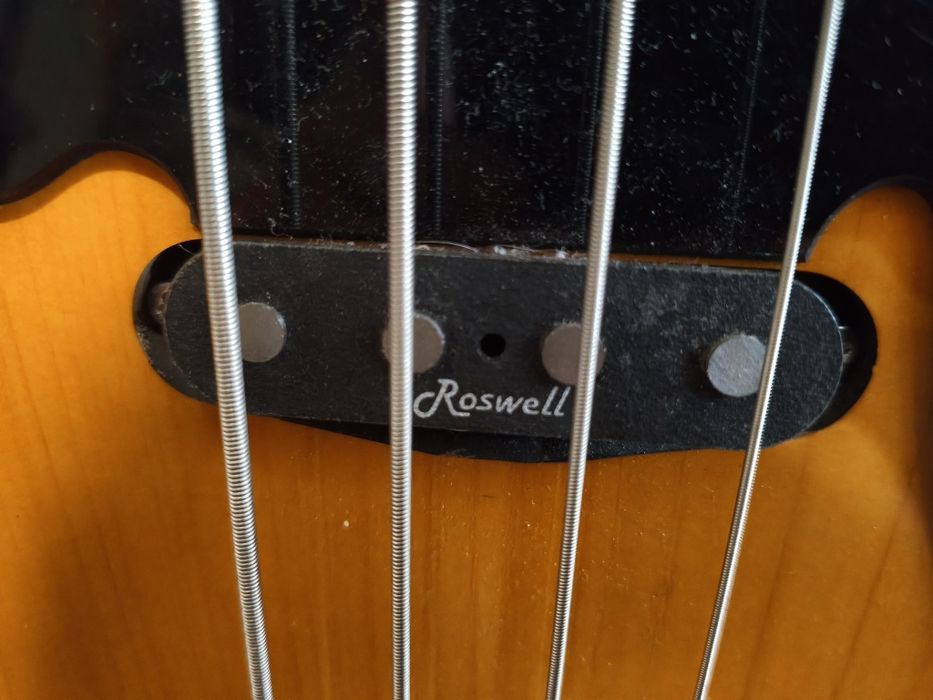 Gitara Basowa sprzedaje