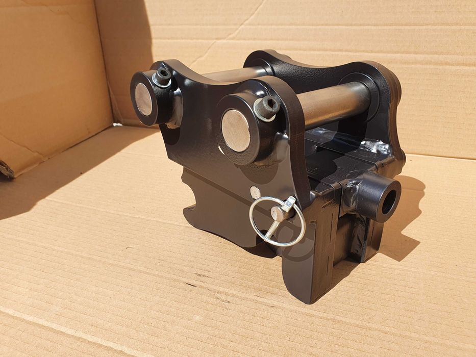 Szybkozłącze półautomatyczne pasujące do koparki Bobcat mini