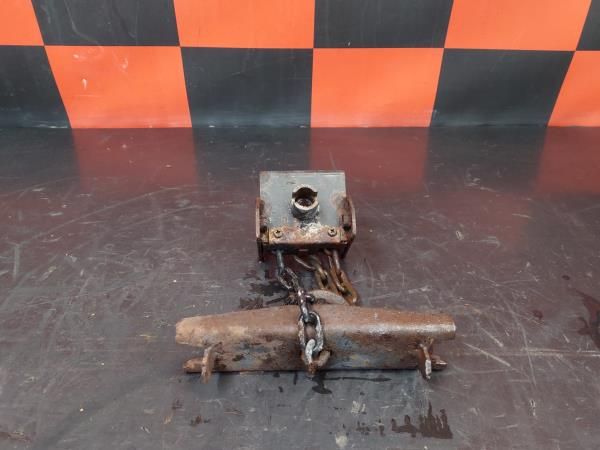 Suporte do pneu suplente MITSUBISHI TRUCKS Canter