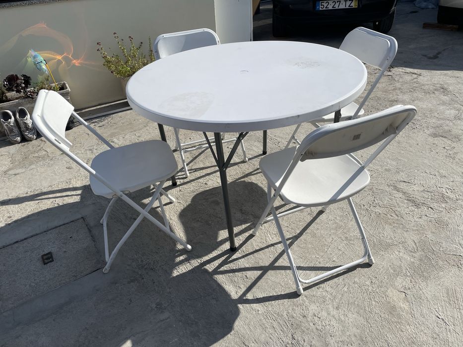 Conjunto mesa + 4 cadeiras