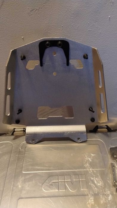 Stelaż pod kufer centralny Monokey GIVI BMW R 1200 GS