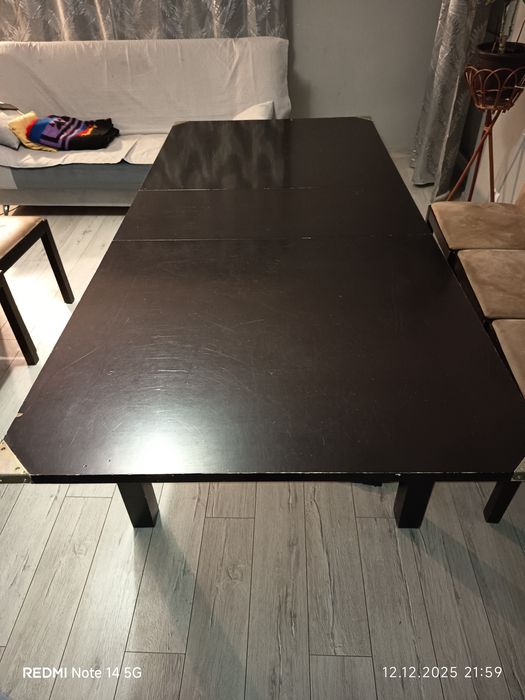 Stół 6 lub 8 krzeseł