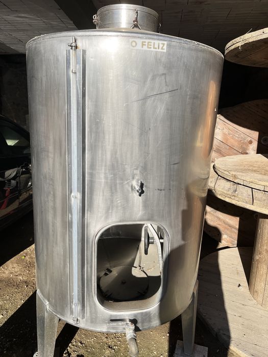 Cubas de vinho 550lts e 1000lts