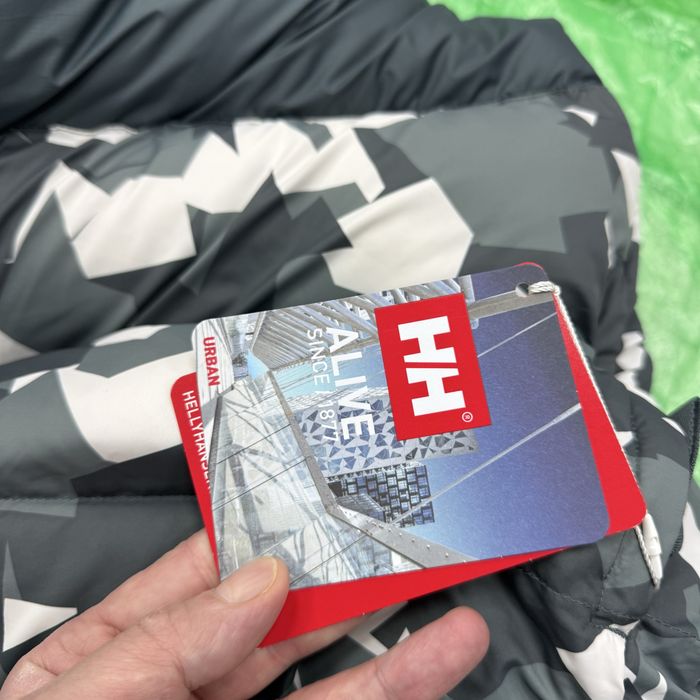 Пуховик Helly Hansen новый оригинал L