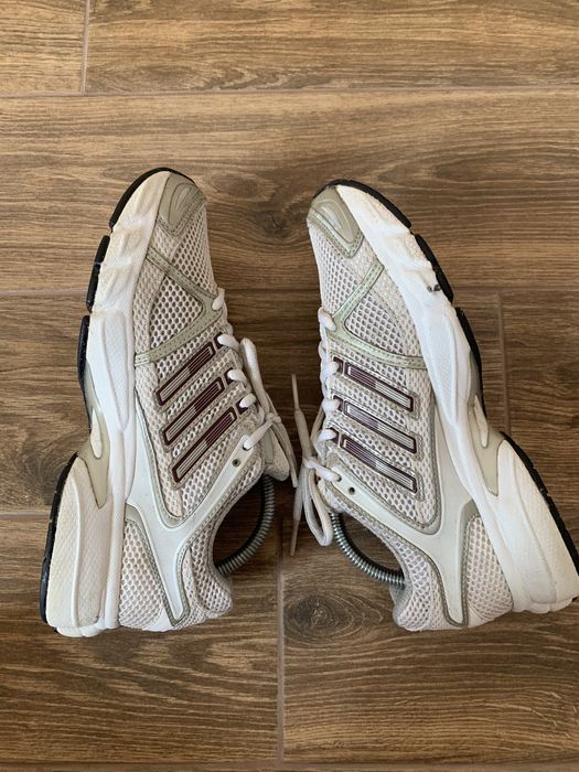 красовки Adidas взуття