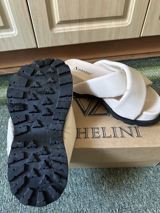 Шльопанці -сабо