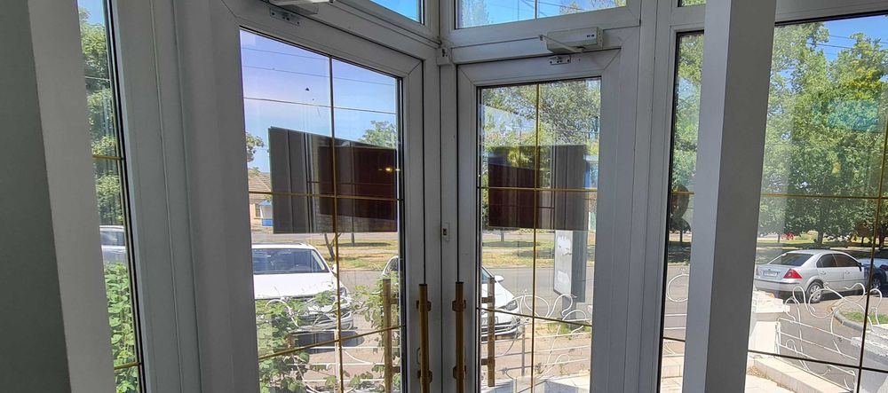 Продаж фасадного приміщення по вул. Погранична. 200 кв.м.