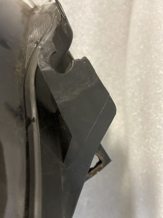 Lampa lewa  przedniaToyota Yaris lll