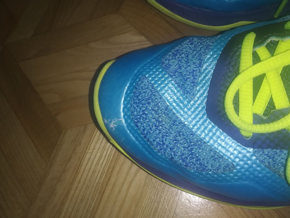 buty Asics 41.5 do siatkówki z wyzsza kostką używane, stan prawie idea