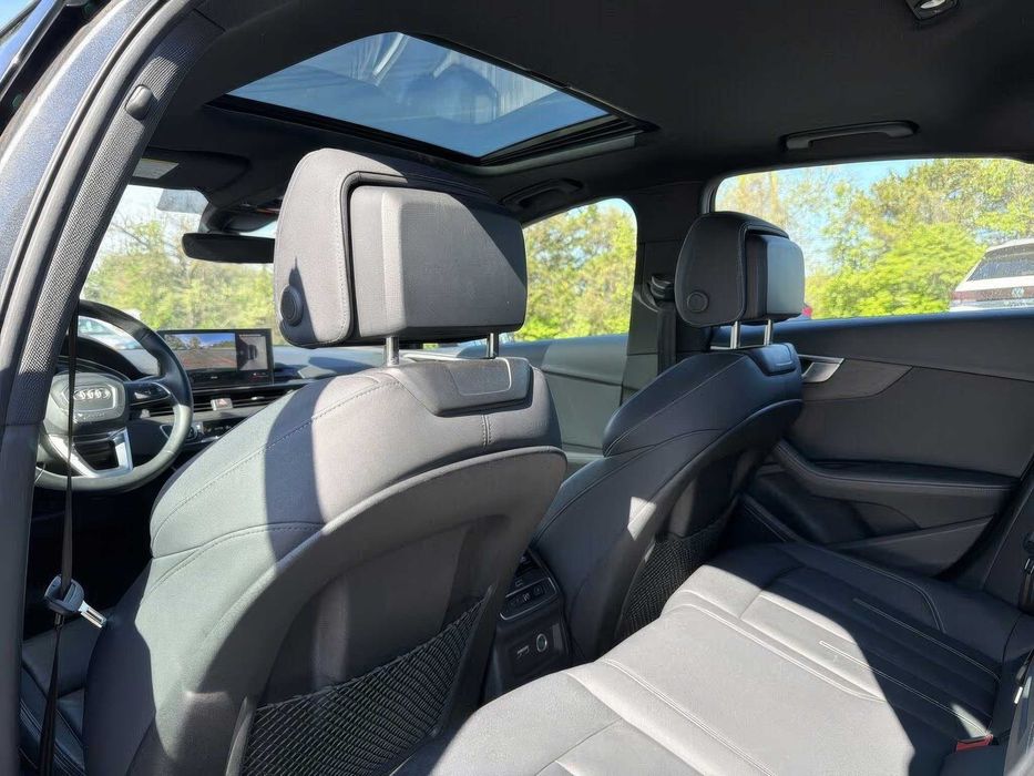 Audi A4      2024
