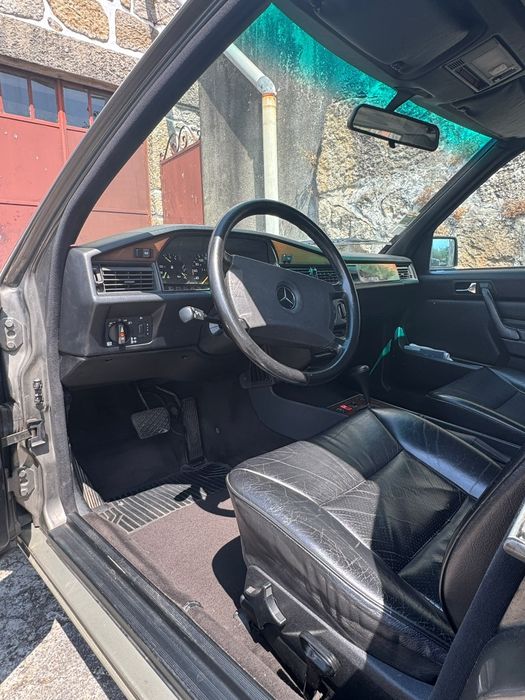Mercedes-benz 250D TURBO