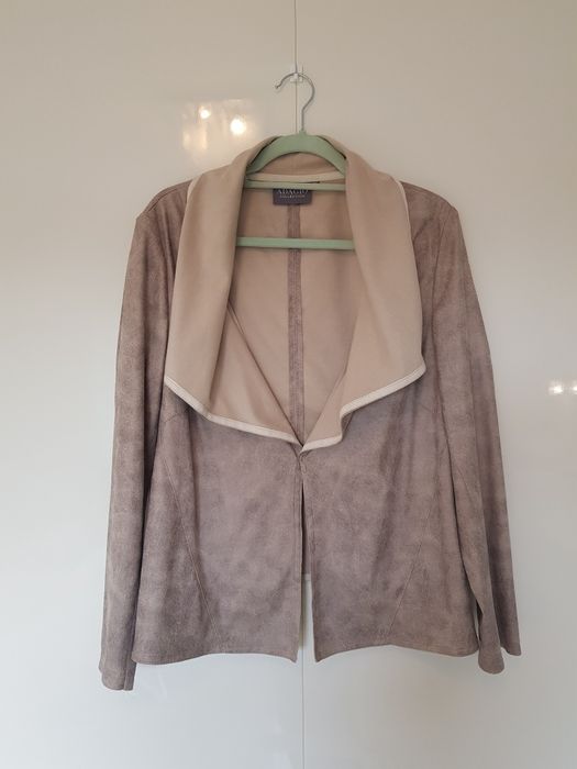 Narzutka damska beżowa rozm. 42/44