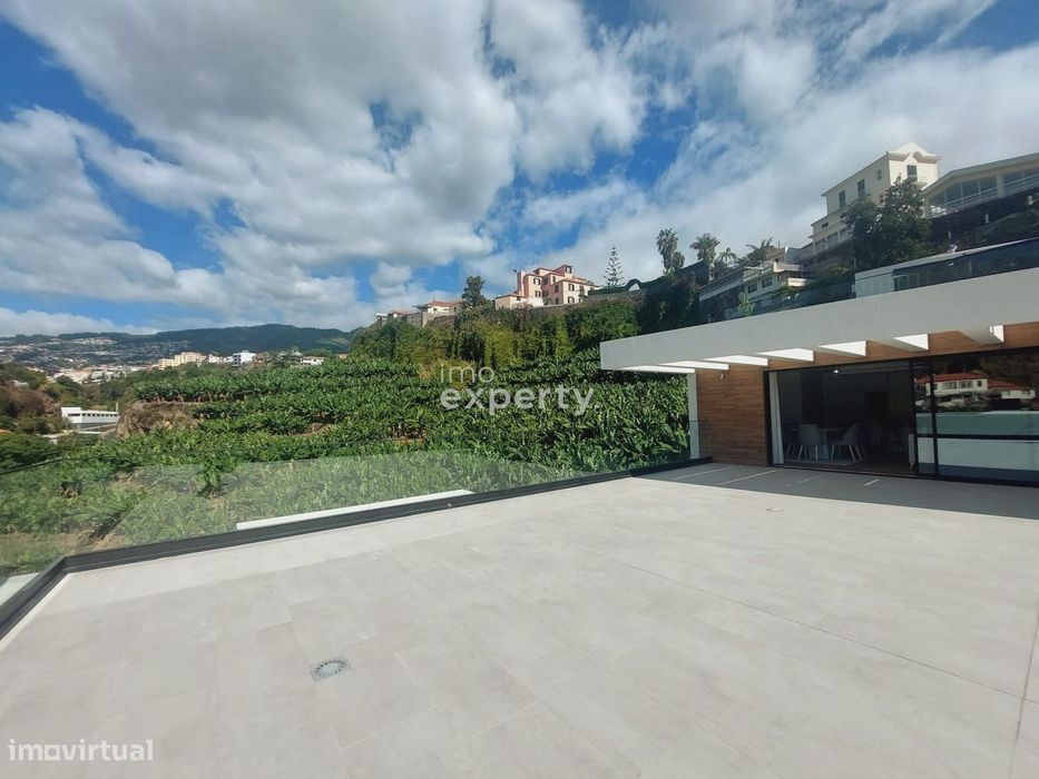 Penthouse Duplex T6 com Piscina no Funchal, Madeira