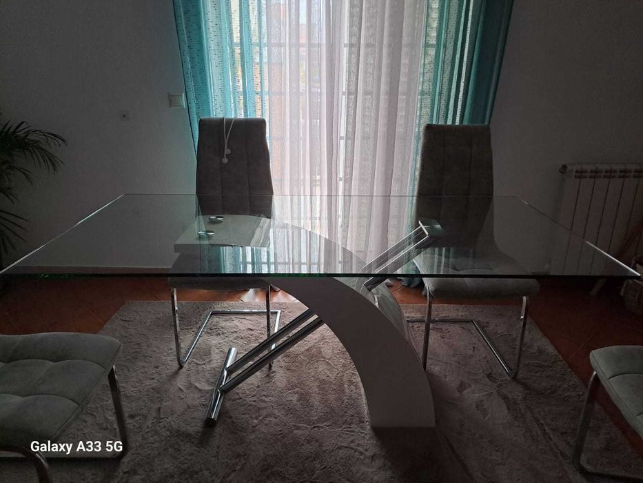 Mesa de vidro Medidas: 90cm X 180cm