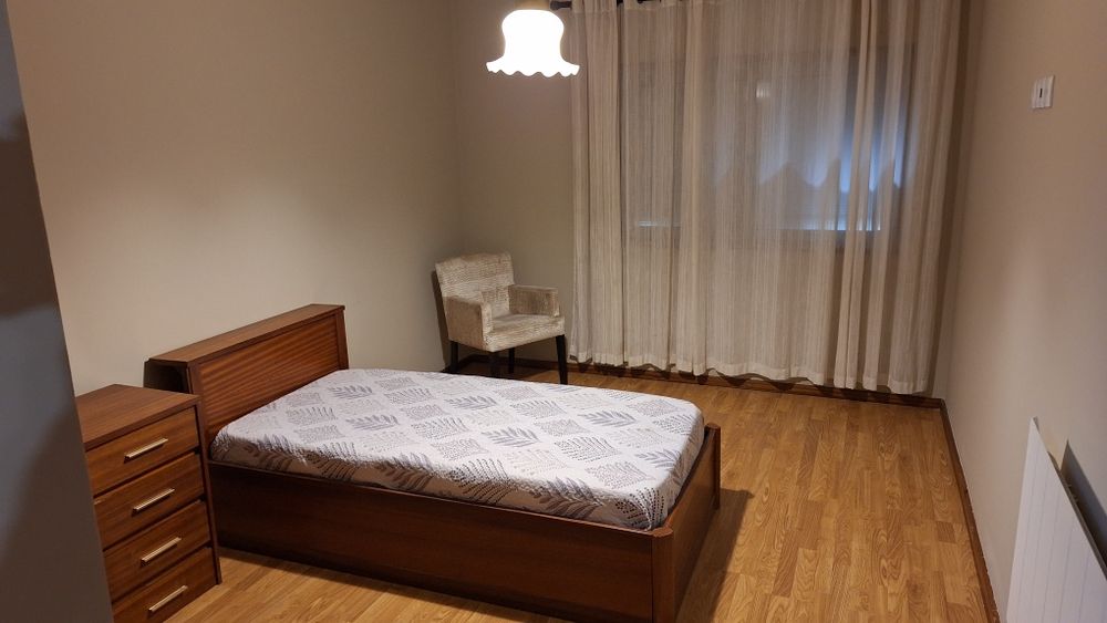 Apartamento T4 - Centro de Gaia 
- 4 Quartos - 1 Suite -