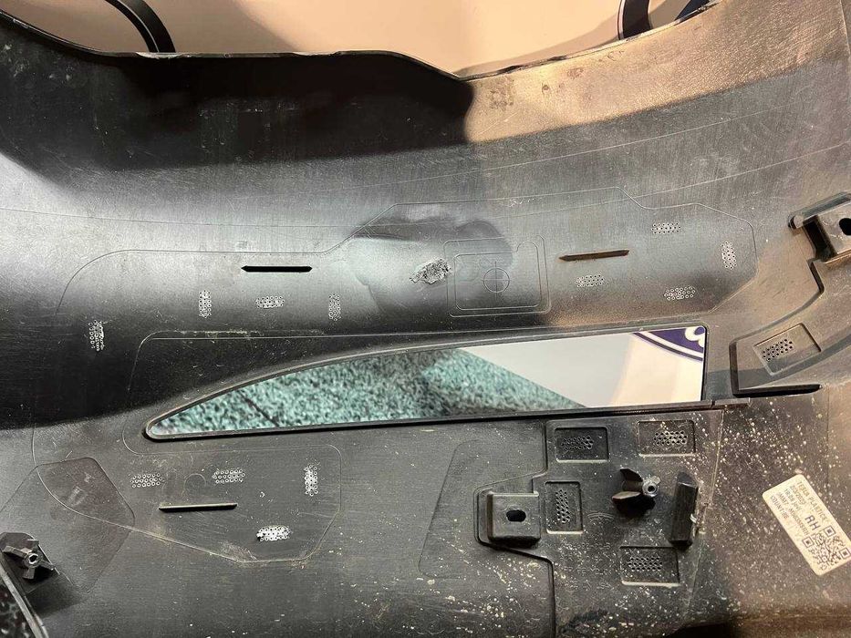 Бампер передній Tesla Model S Plaid 21-24 1564687-00-C 1750101-S1-C