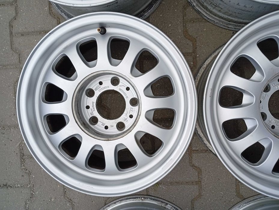 Felgi aluminiowe BMW 5x120 7Jx15 ET20 Nr.153