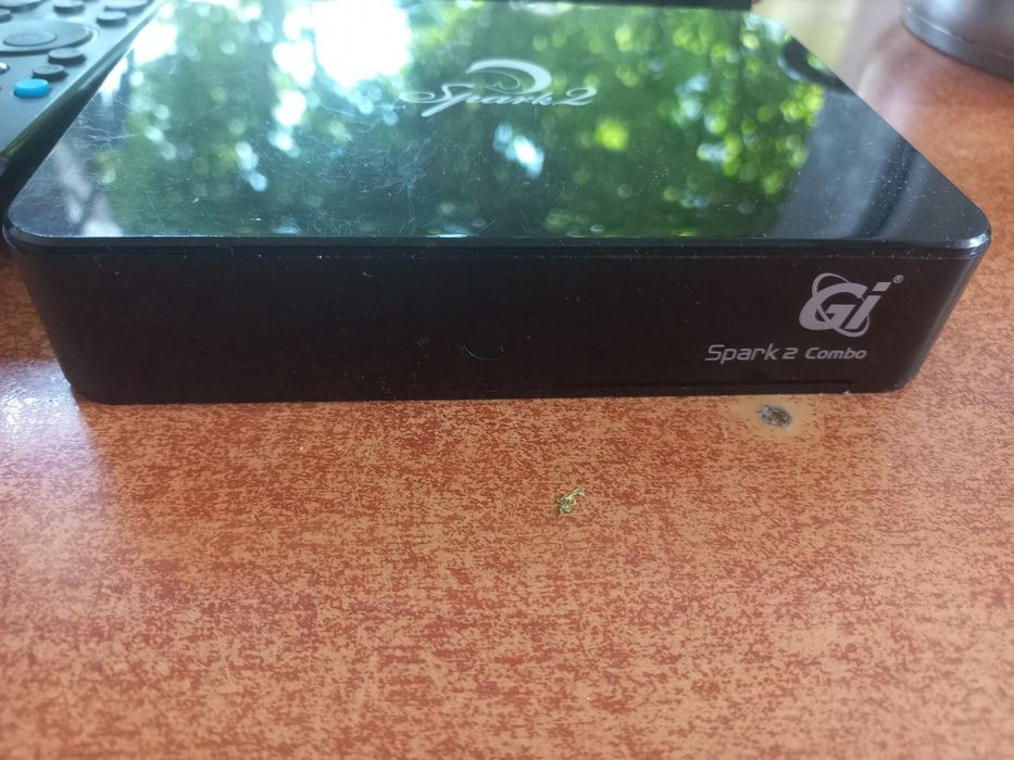 Продам тюнер приставку dvb-t2, dvb-s2 GI Spark 2 Combo
