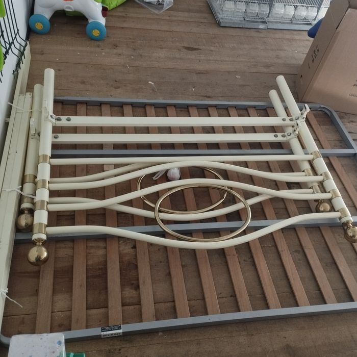 Cama de casal em ferro