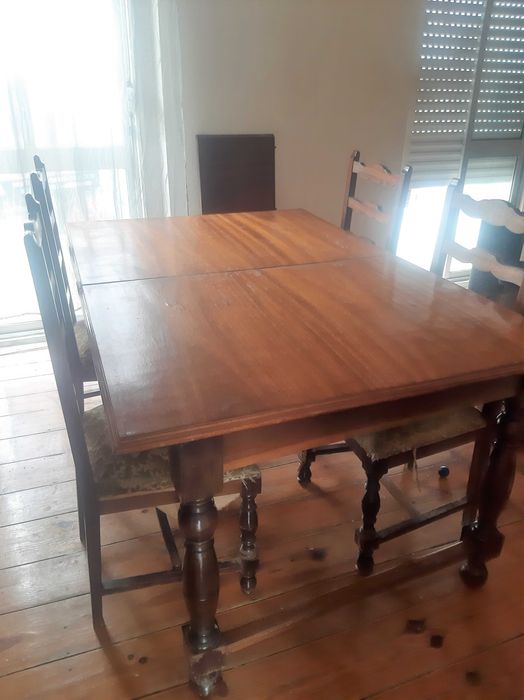 Dining Table with Chairs64738262530049120
