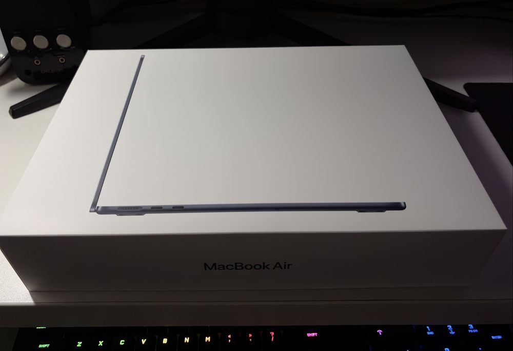 Apple Macbook Air M4 13.6 16/256GB Północ bateria 100% Gwarancja