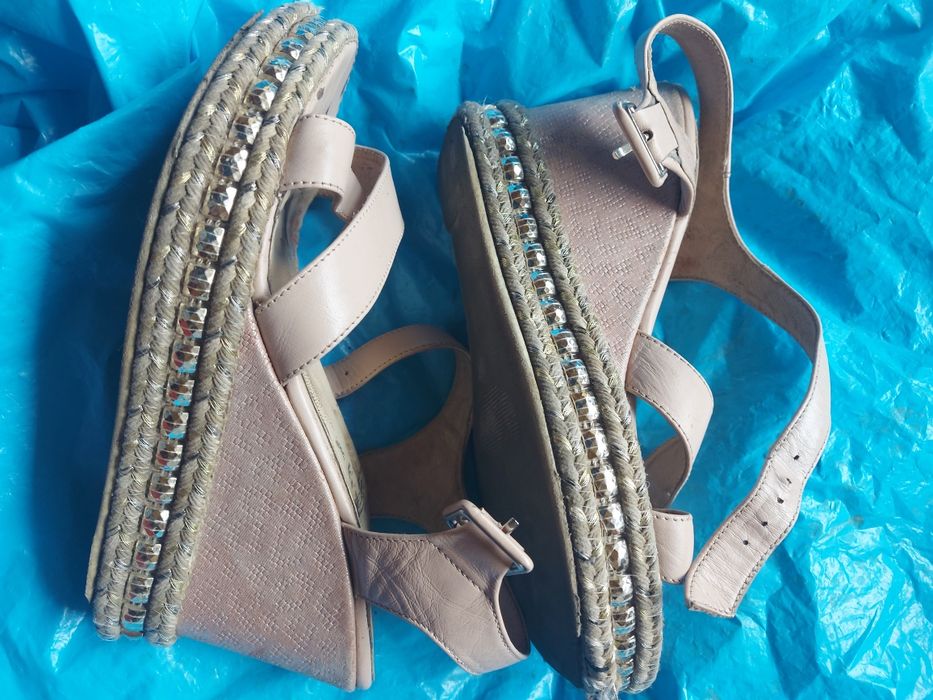 Sandałki na koturnie damskie rozmiar 38