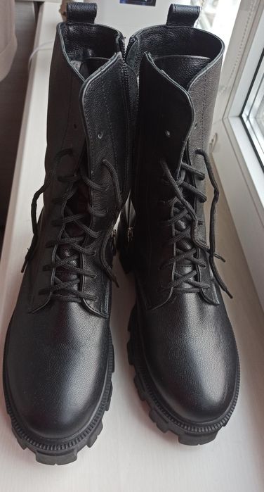 Зимові черевики 41-42 розміру