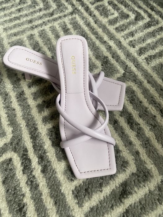 Klapki Guess rozmiar 38