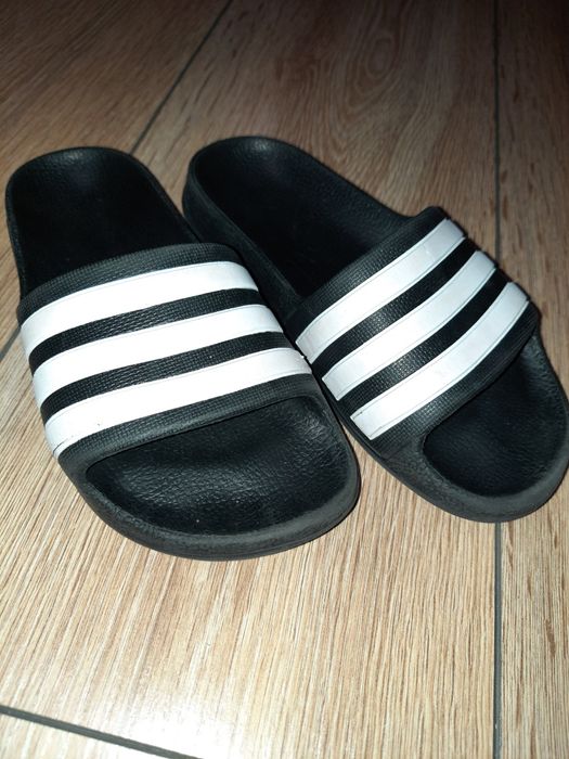 Klapki adidas rozm.  31
