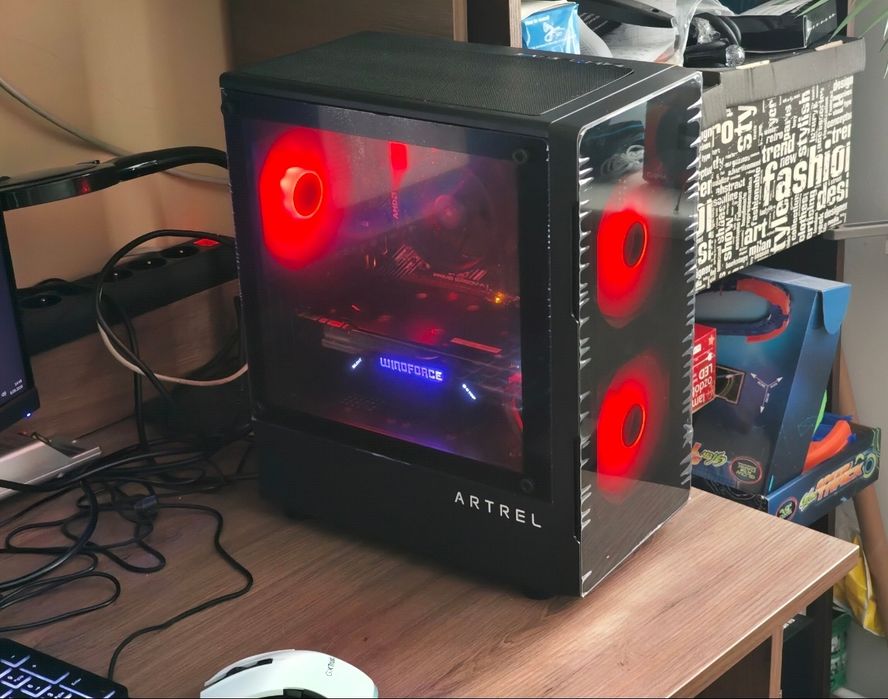 Komputer AMD Ryzen micro Tower PC z Windowsem gotowy do użytku