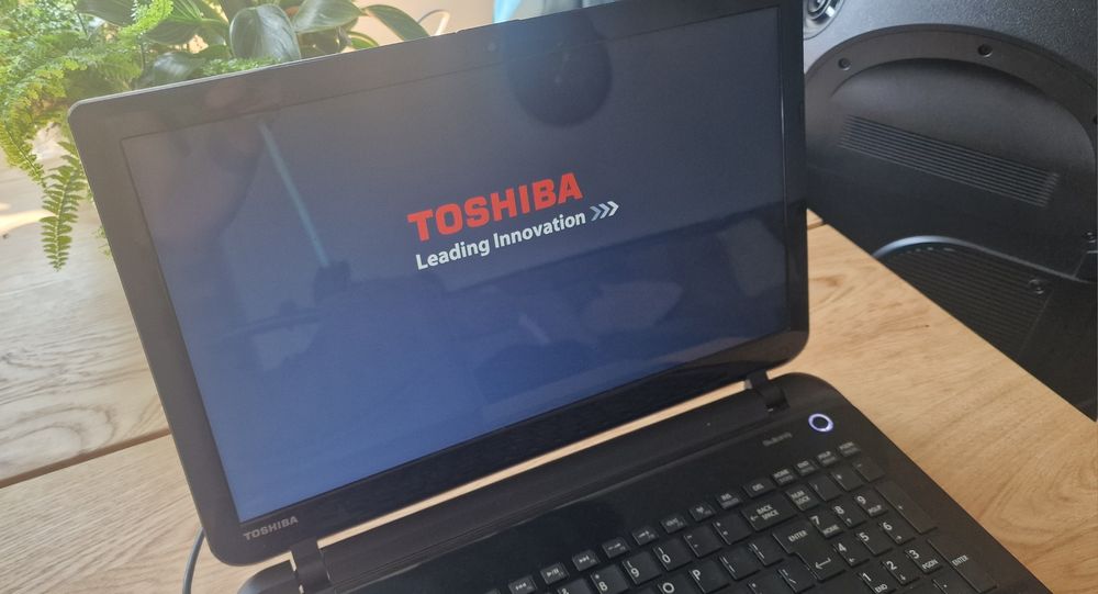 Laptop Toshiba Satellite L50-B-1U5