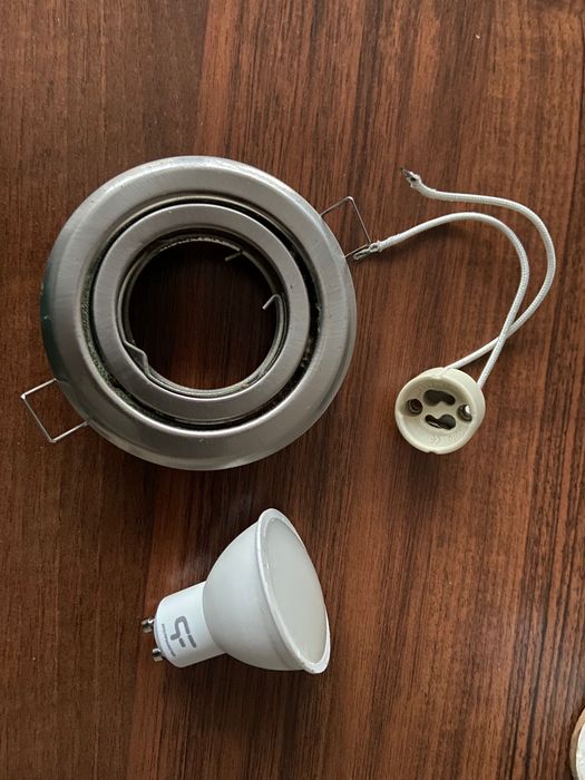Oprawa Podtynkowa Halogenowa Led Ruchoma - 14 szt. kompletne.