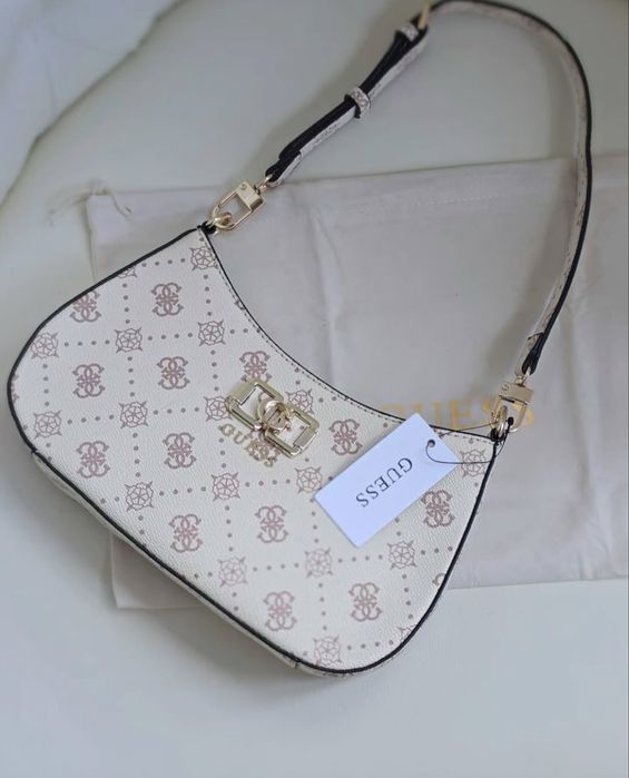 Сумочка Guess