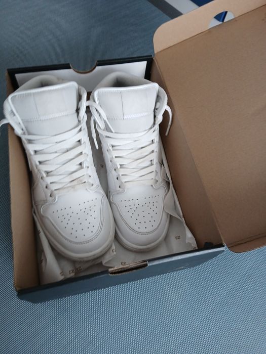 Air Jordan 1 brancos novos