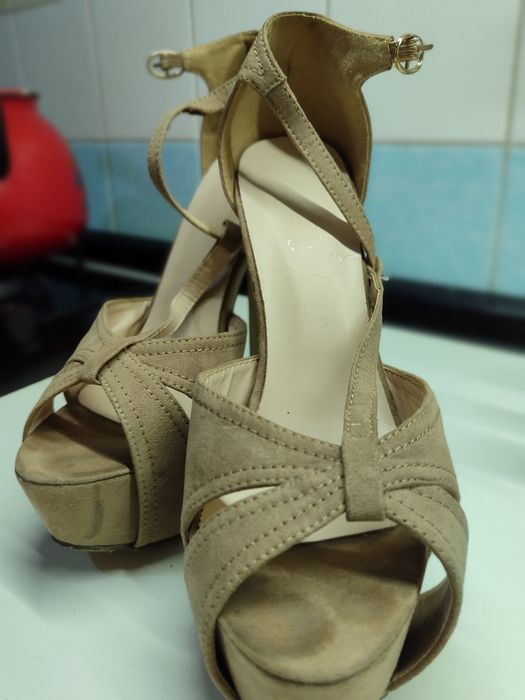 Продам туфли на высоком каблуке