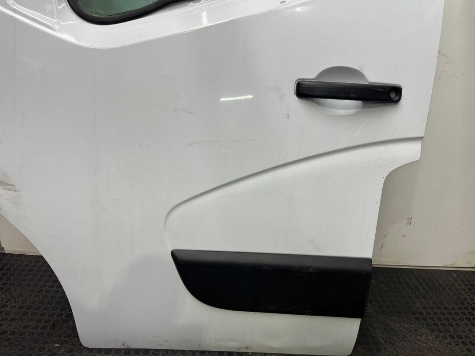 Porta frontal esquerda Renault Master III/ Opel Movano III (2017)