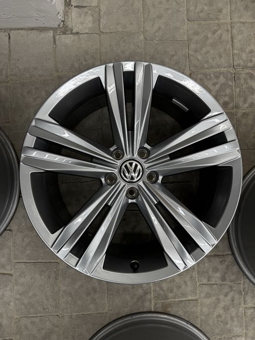 R-19 Оригінал Volkswagen TOUAREG R-LINE,комплект дисків SEBRING для VW Таурек