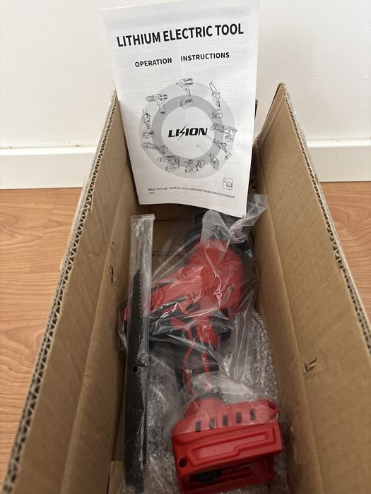 Serra Sem Fio 18V  Sem Bateria - Compativel com Bateria  Makita 18v