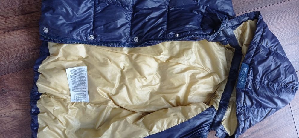 Kurtka pikowana Guess