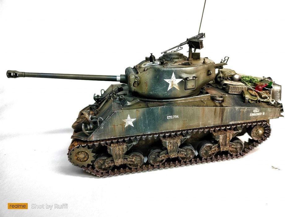 Sherman M4A3 1/35 Zvezda