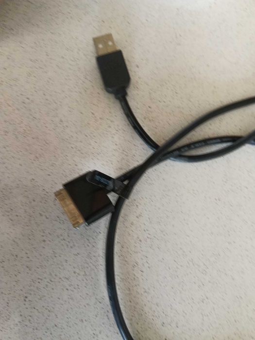 IPod com carregador bateria ótima e com capa