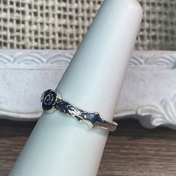 Каблучка троянда вітрів