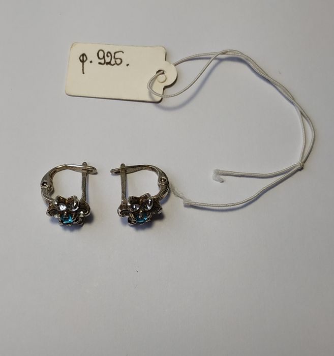 Сережки серебрянные женские !