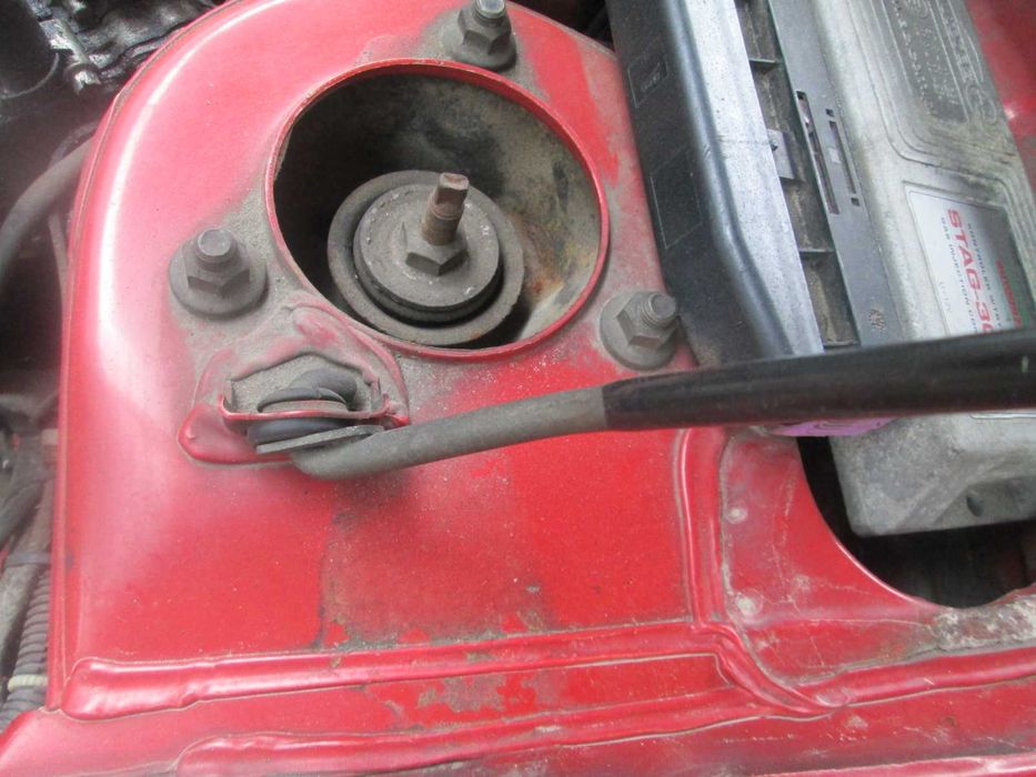 продам Nissan Primera 1996 року цілим або по зч,обмін на газ 69