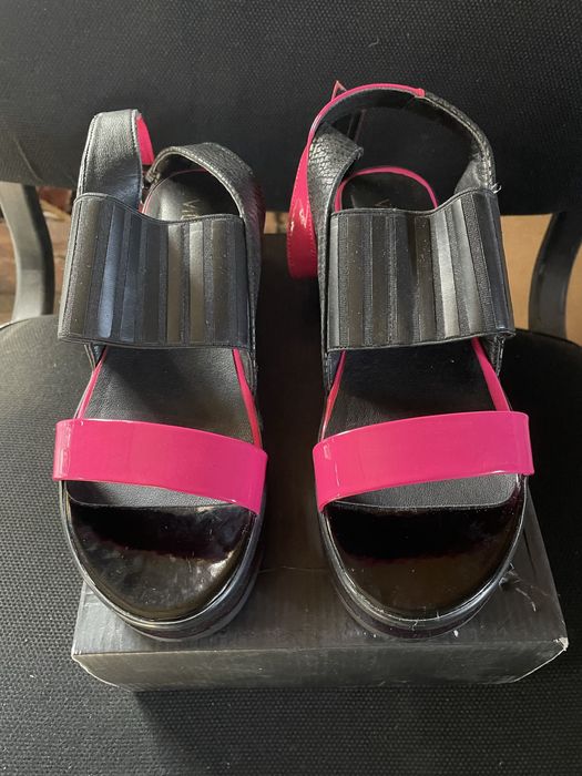 Жіночі босонішки стан нових