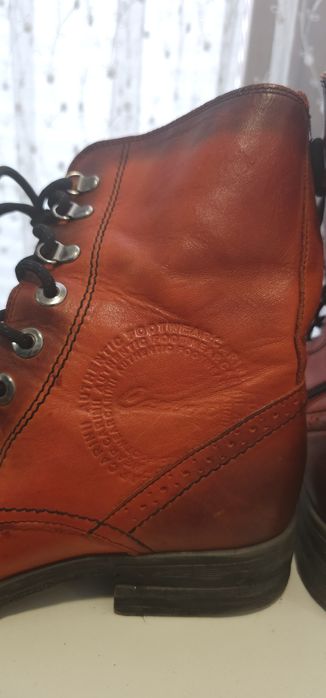 Buty wiązane glany trzewiki Carinii r.37