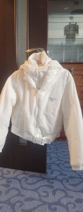 Біла Куртка     prada