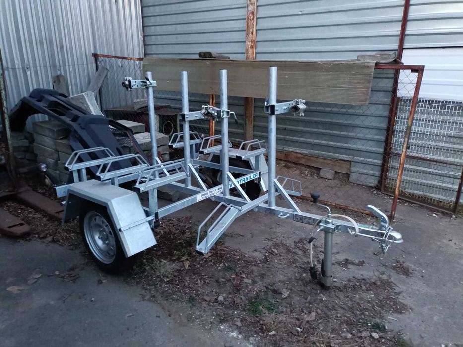 Причіп для велосипедів розрахований на 4 велосипеда