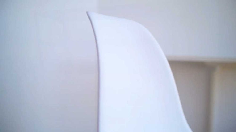 Стулья белые кухонные обеденные / Стул для кухни на деревянных ножках